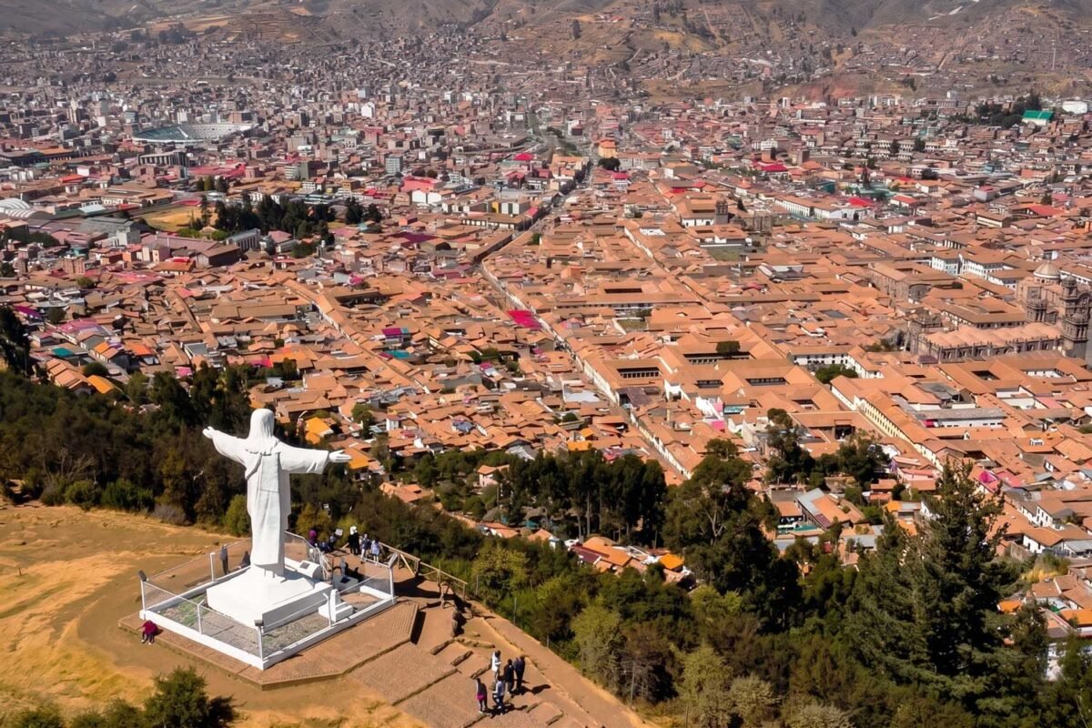 Best Viewpoints in Cusco: Cristo Blanco Viewpoint
