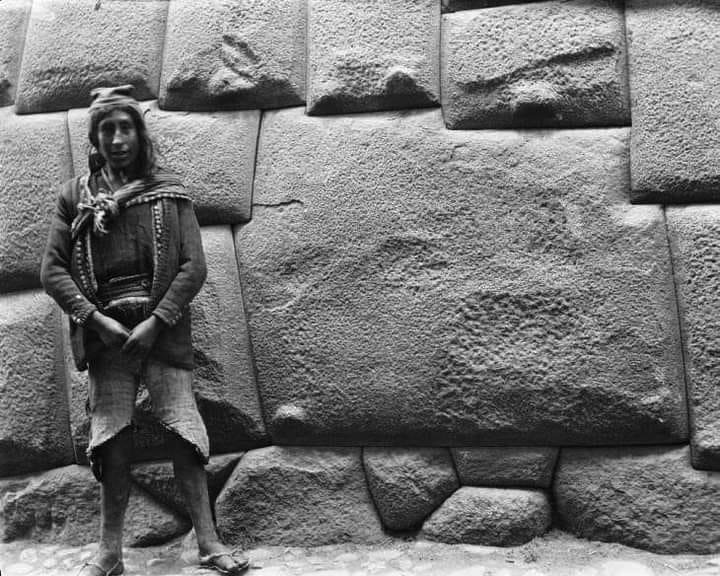 Piedra de los 12 y 13 Ángulos