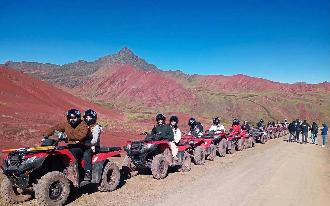 tour cuatrimoto montaña de colores y valle rojo